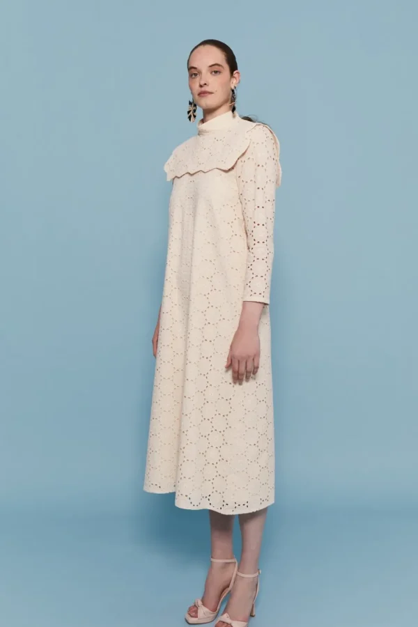 VESTIDO TROQUELBEIGE*Coosy Hot